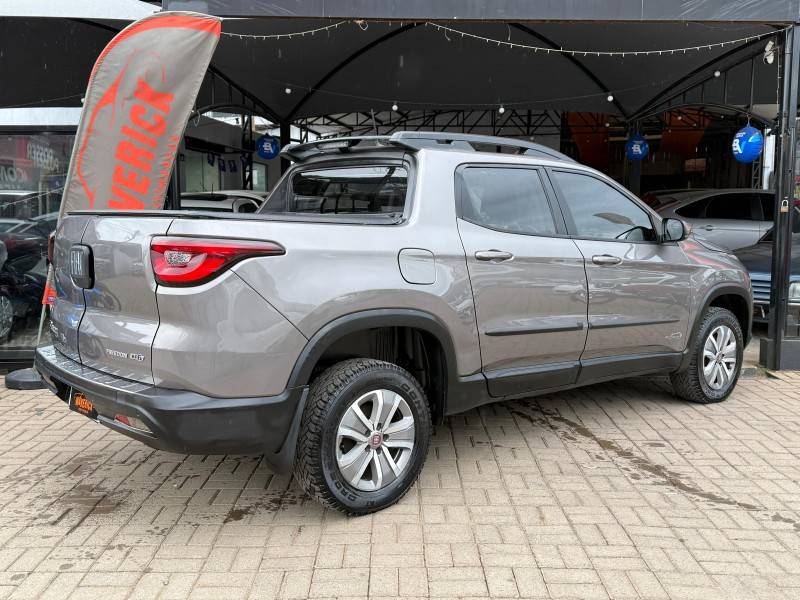 FIAT - TORO - 2017/2018 - Cinza - R$ 89.900,00