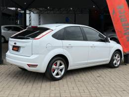 FORD - FOCUS - 2013/2013 - Branca - R$ 45.900,00