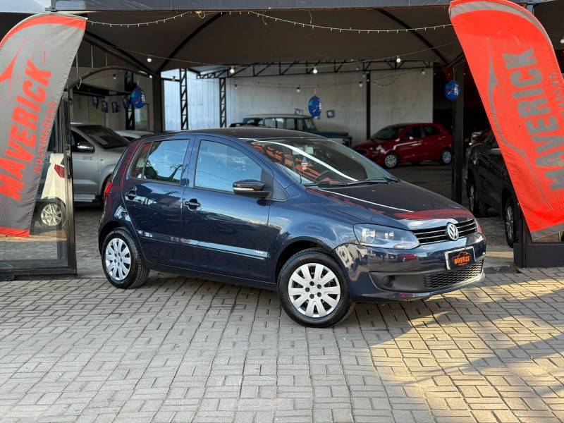 VOLKSWAGEN - FOX - 2010/2011 - Azul - R$ 27.900,00
