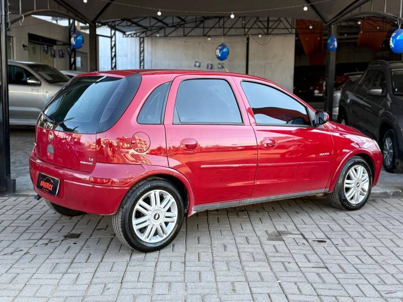CHEVROLET - CORSA - 2009/2010 - Vermelha - R$ 29.900,00