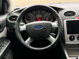 FORD - FOCUS - 2013/2013 - Branca - R$ 45.900,00