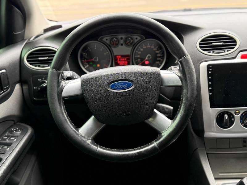 FORD - FOCUS - 2013/2013 - Branca - R$ 45.900,00