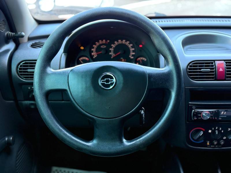 CHEVROLET - CORSA - 2009/2010 - Vermelha - R$ 29.900,00