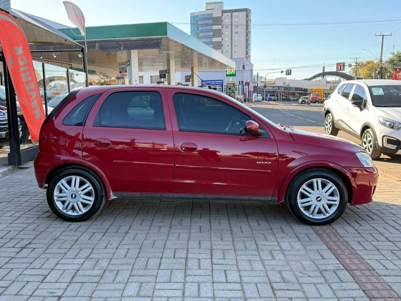 CHEVROLET - CORSA - 2009/2010 - Vermelha - R$ 29.900,00