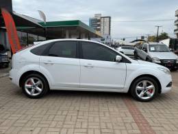FORD - FOCUS - 2013/2013 - Branca - R$ 45.900,00